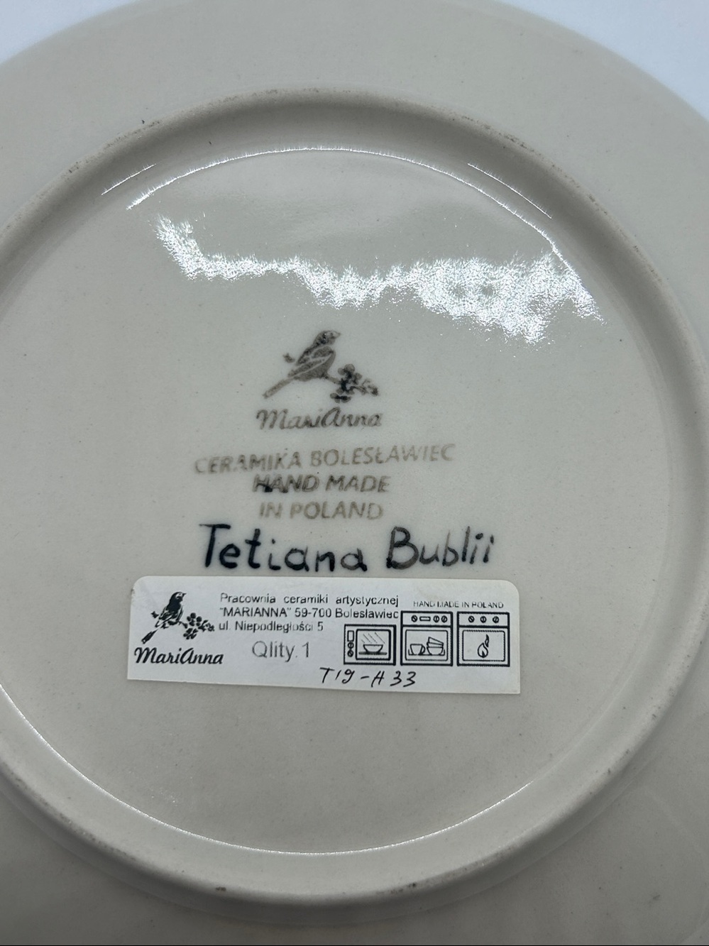 Hand-Painted Acorn & Leaf Cerámica Plate in Green, Yellow & Red - Picture 7 of 7